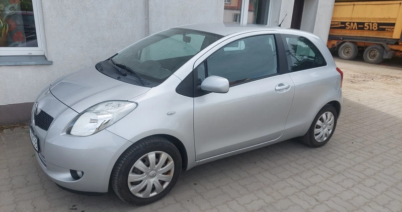 Toyota Yaris cena 12999 przebieg: 140000, rok produkcji 2008 z Tuchola małe 232
